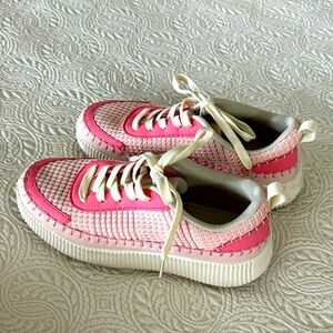 Casual comfortable & different